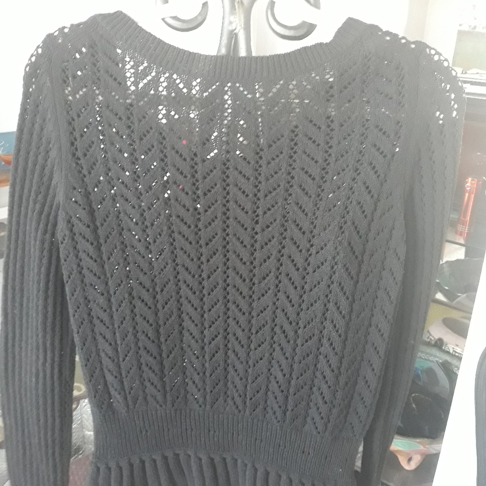 Ann Taylor left black sweater sz Medium
